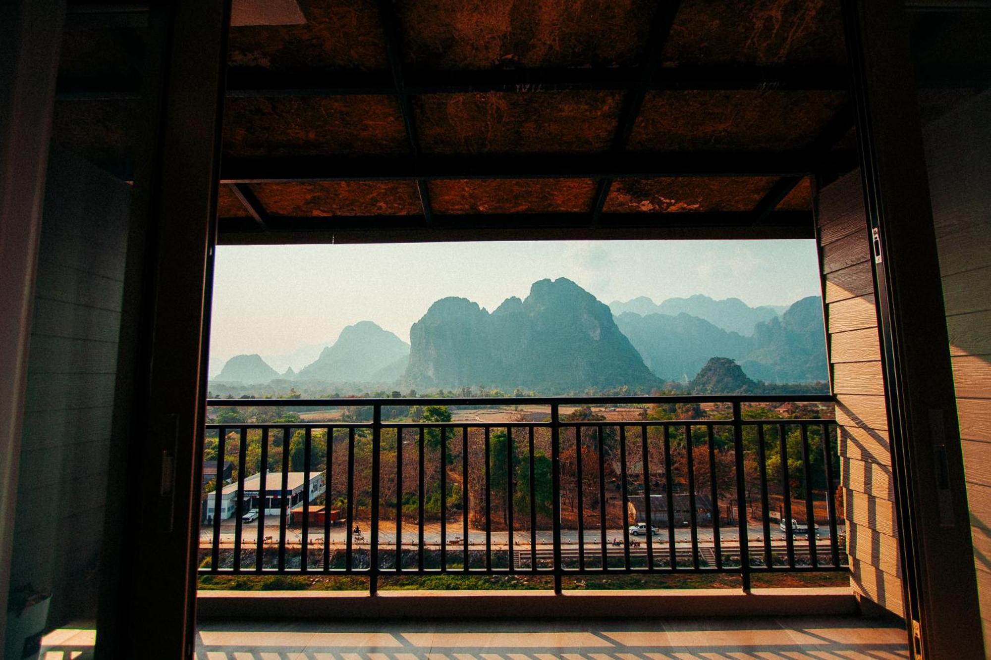 The Elephant Crossing Hotel Vang Vieng Exterior photo