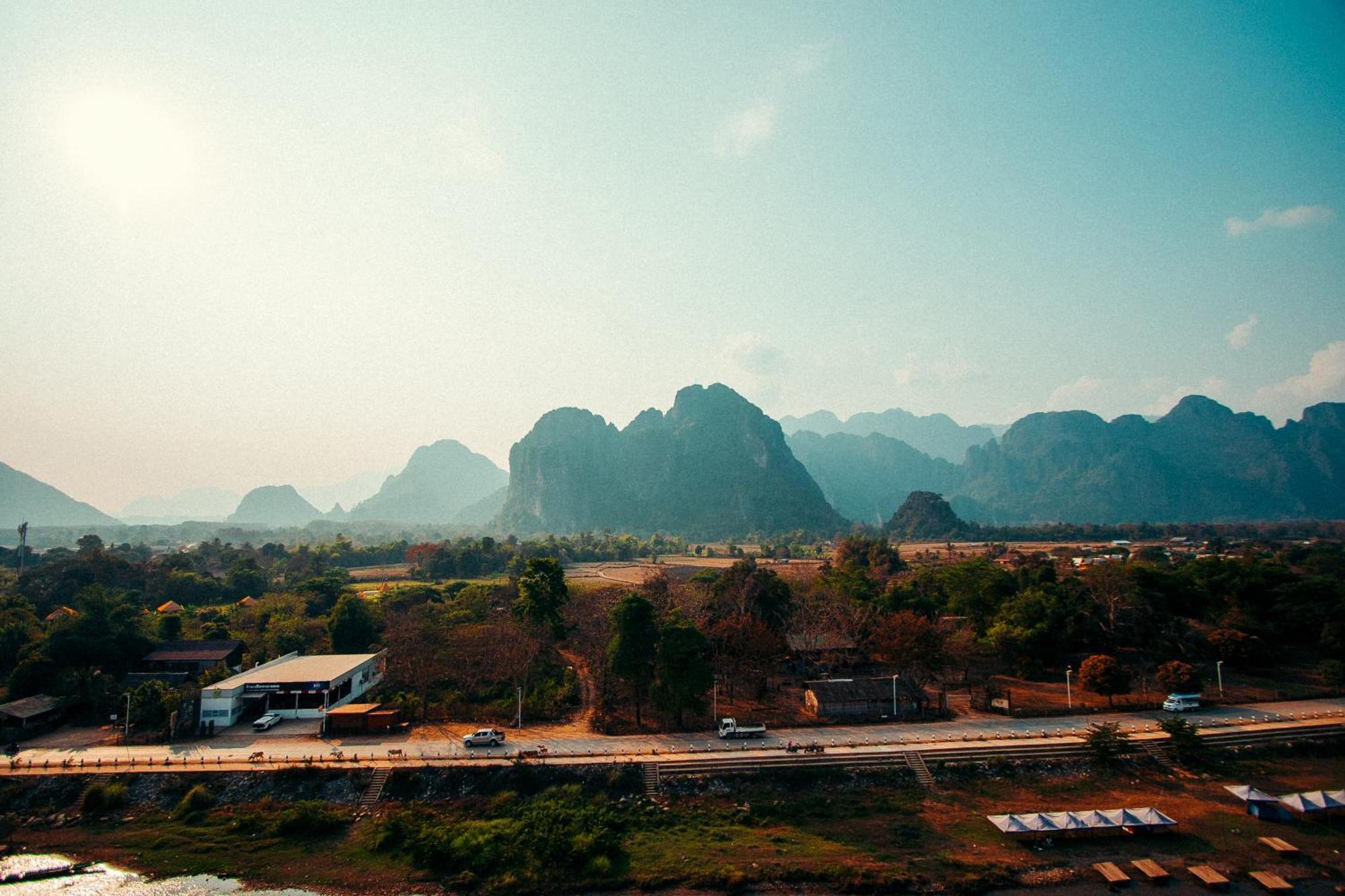 The Elephant Crossing Hotel Vang Vieng Exterior photo