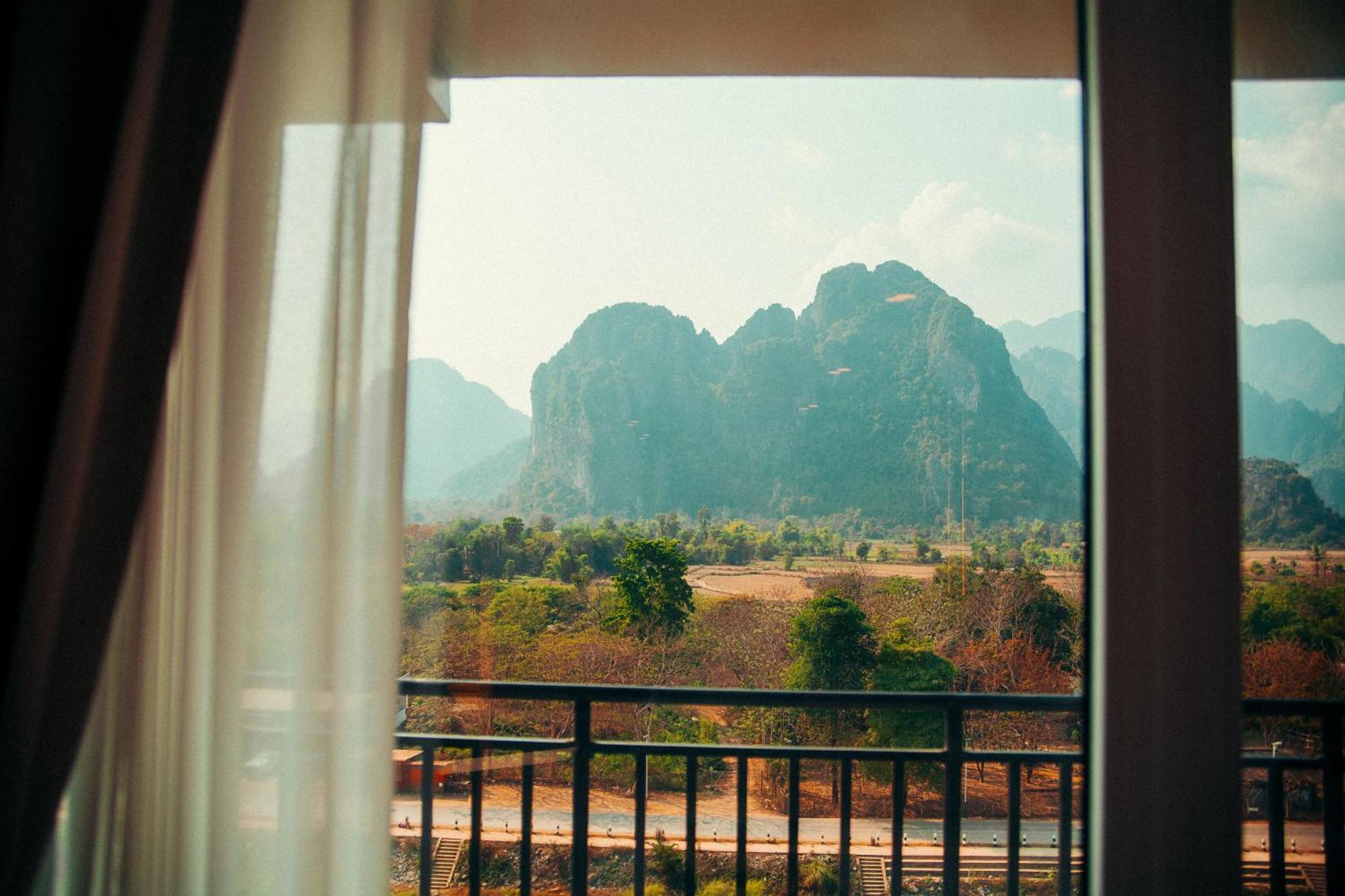 The Elephant Crossing Hotel Vang Vieng Exterior photo
