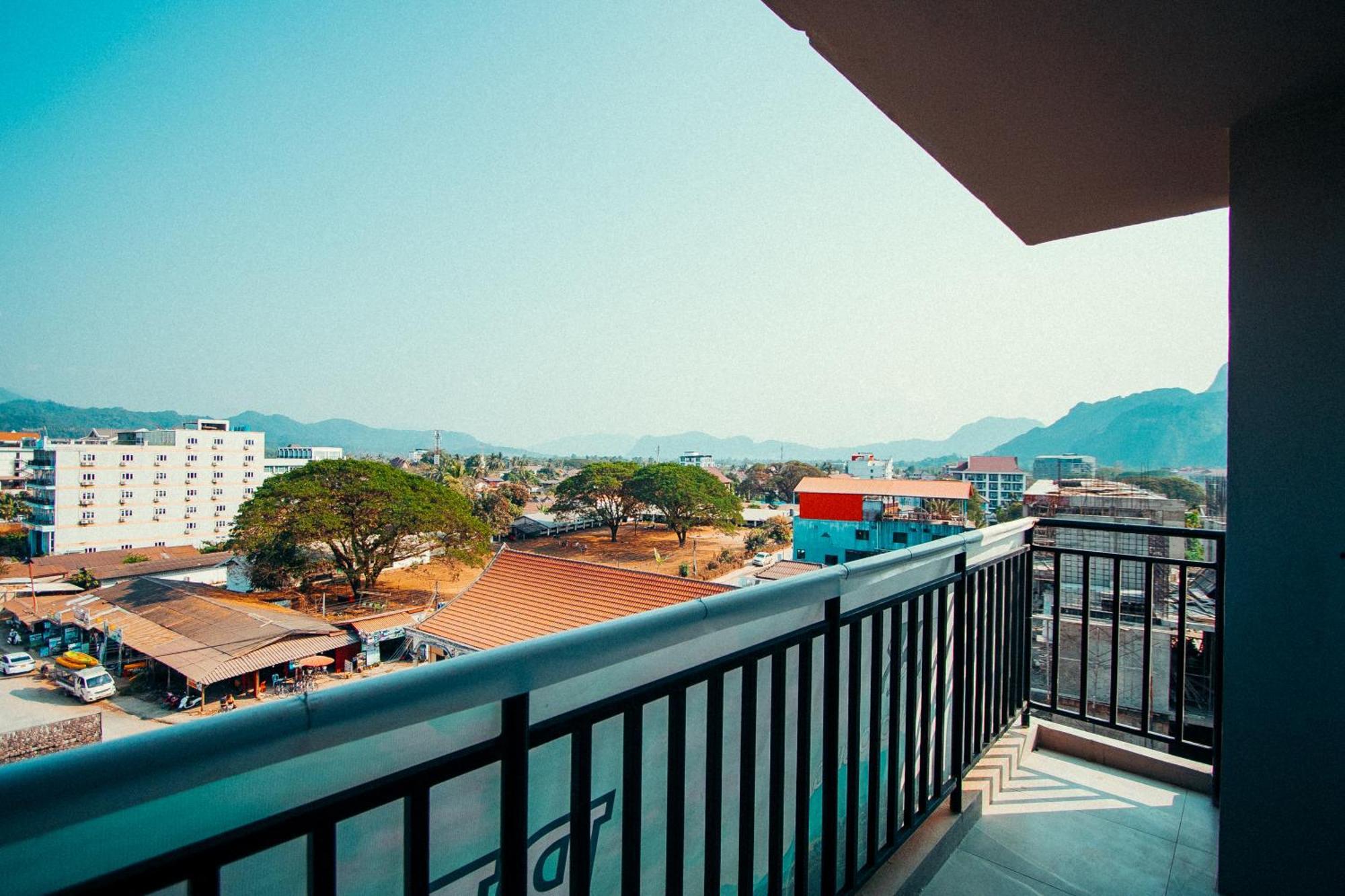 The Elephant Crossing Hotel Vang Vieng Exterior photo